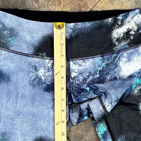 Lululemon Wunder Under "Denim Luon Milky Way" Print Cropped Leggings 6 - Picture 3 of 7